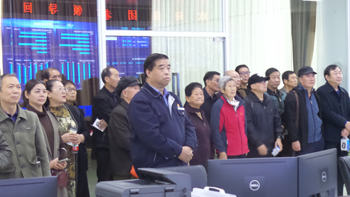 老干部們都說“集團真暖心，做公交人真自豪！”